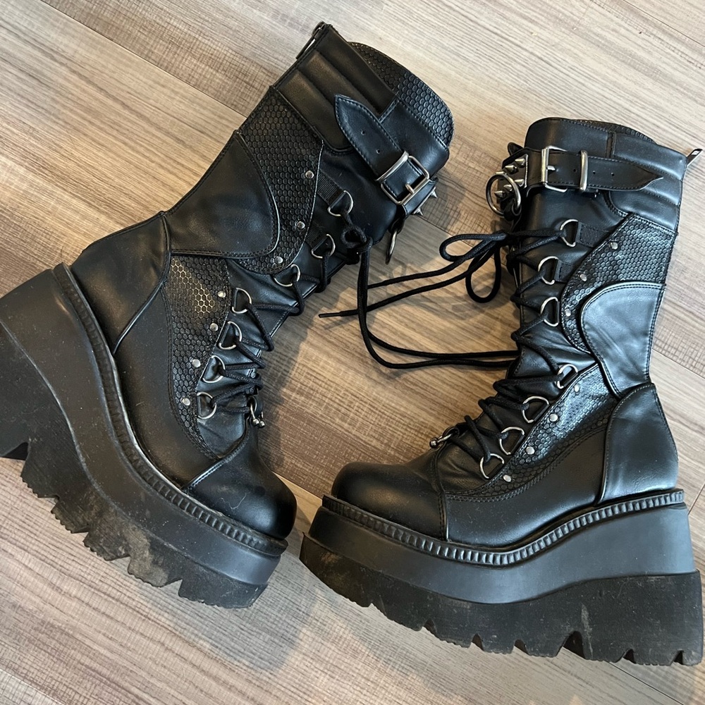 Demonia Shaker-70 Platform Boots